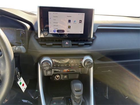 Used 2024 Toyota RAV4 LE image 15
