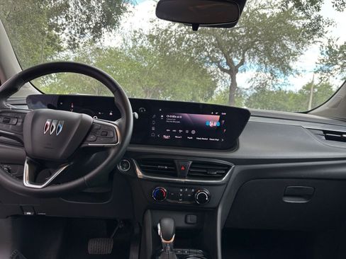 Used 2025 Buick Encore GX Preferred FWD image 32