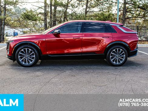 Used 2024 Cadillac Lyriq Sport image 6