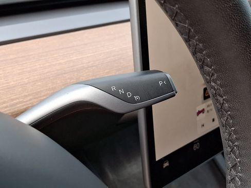 Used 2023 Tesla Model Y AWD image 18