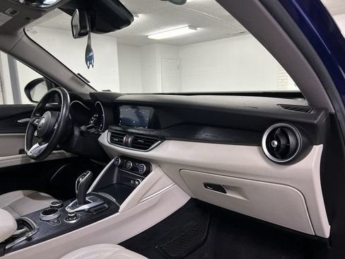 Used 2020 Alfa Romeo Stelvio AWD w/ Nero Edizione image 29