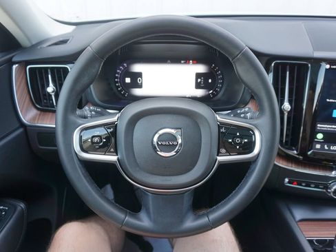 Used 2024 Volvo XC60 B5 Plus AWD/4WD image 3