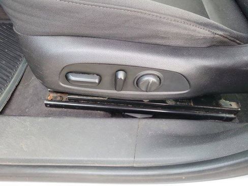 Used 2017 Chevrolet Malibu LT image 17