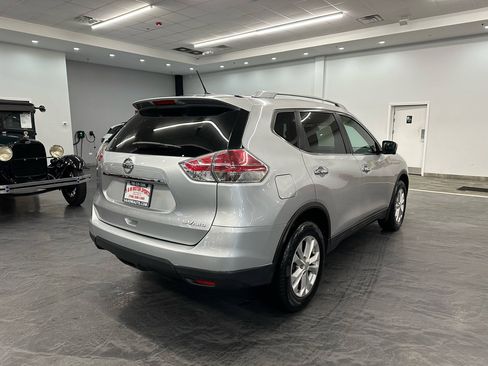 Used 2015 Nissan Rogue SV w/ SV Premium Package image 5