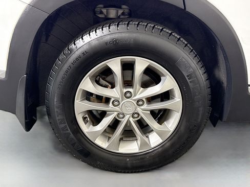 Used 2020 Hyundai Santa Fe SE FWD image 32