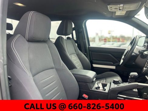 Used 2024 Toyota Tacoma TRD Off-Road image 5