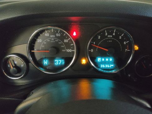 Used 2016 Jeep Wrangler Sport image 23