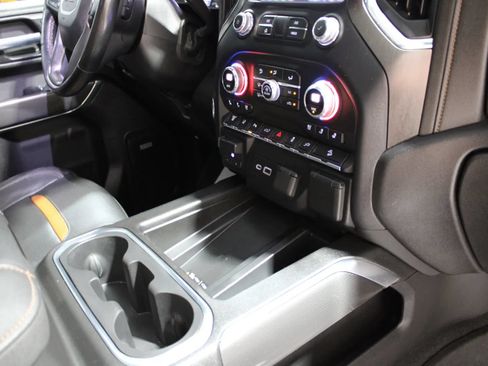 Used 2022 GMC Sierra 2500 AT4 w/ AT4 Premium Plus Package AWD/4WD image 49