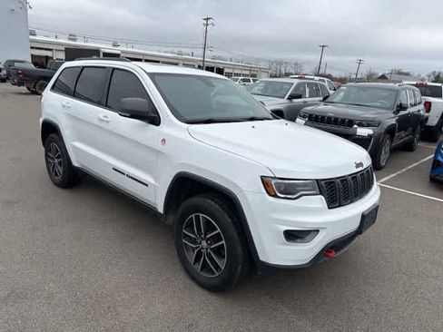 Used 2018 Jeep Grand Cherokee Trailhawk w/ Trailhawk Luxury Group image 23