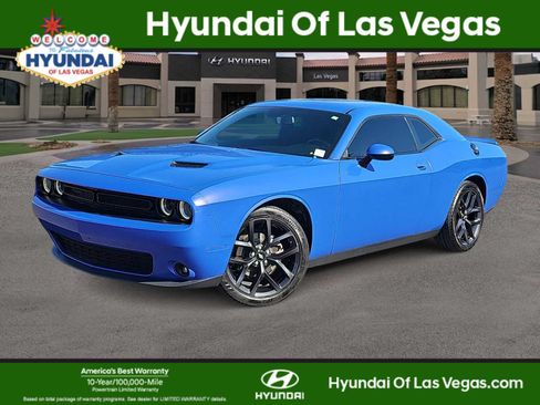 Used 2019 Dodge Challenger SXT w/ Blacktop Package RWD image 1