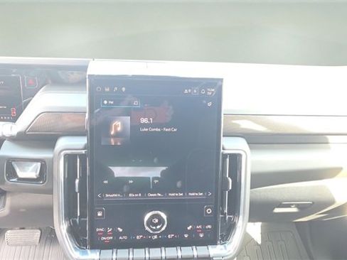 New 2026 GMC Yukon XL Elevation w/ LPO, Floor Liner Package image 10