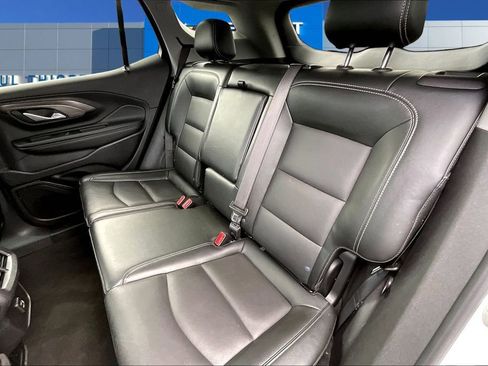 Used 2024 GMC Terrain SLT image 22