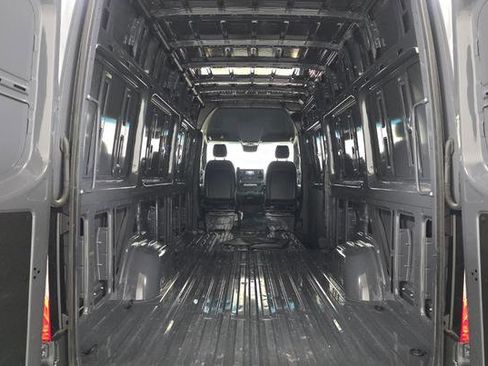 Used 2024 Mercedes-Benz Sprinter 2500 w/ Acoustic Package image 9