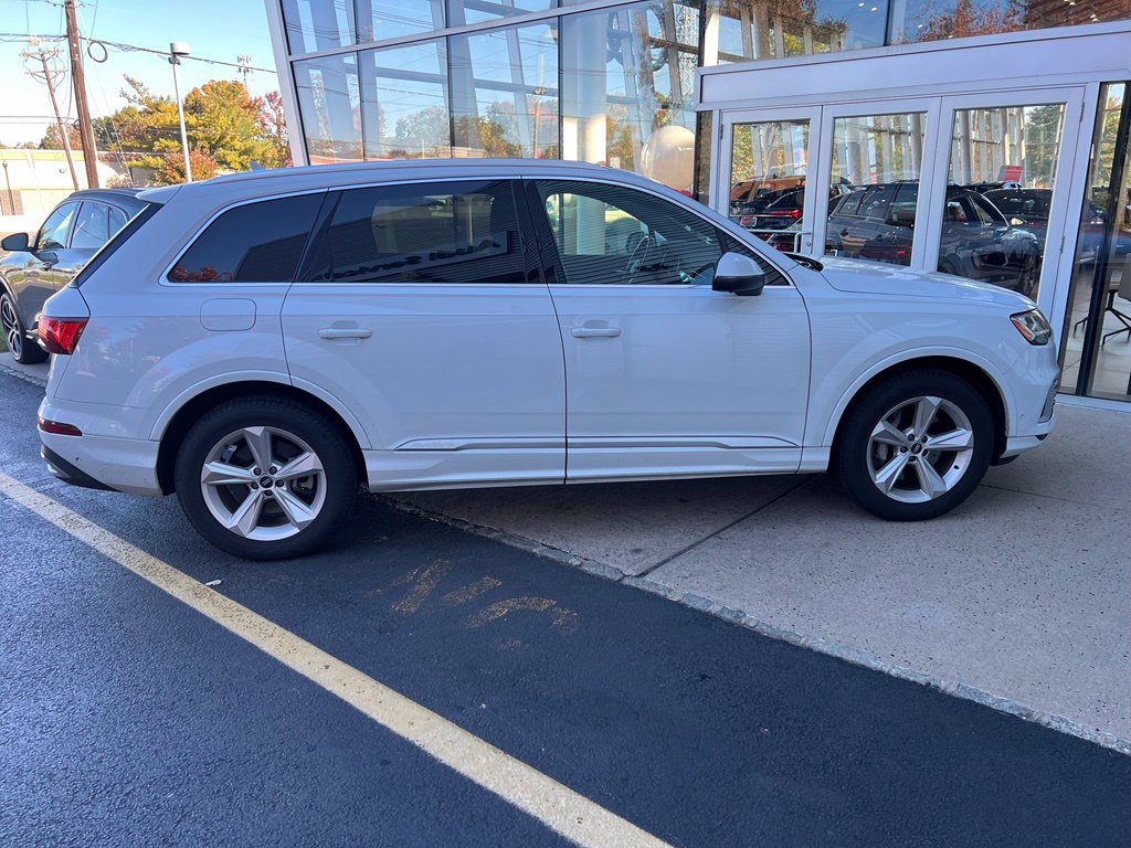 Used 2021 Audi Q7 2.0T Premium w/ Convenience Package AWD/4WD image 2