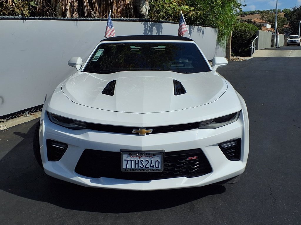 Used 2016 Chevrolet Camaro SS RWD image 2