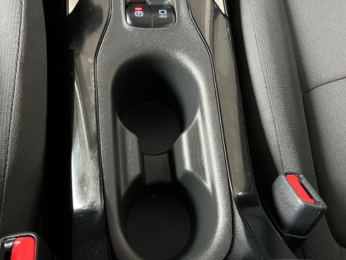 Used 2022 Toyota Corolla LE image 23