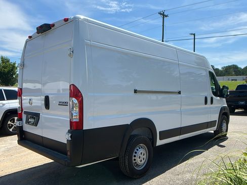 New 2025 RAM ProMaster 3500 w/ Premium Convenience Group image 8