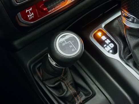 Used 2023 Jeep Gladiator Mojave w/ LED Lighting Group AWD/4WD image 16