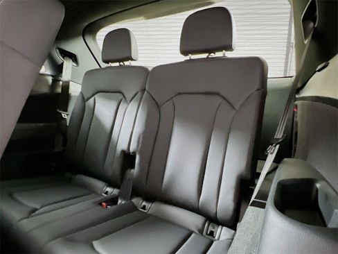 Used 2025 Audi Q7 3.0T Premium Plus image 28