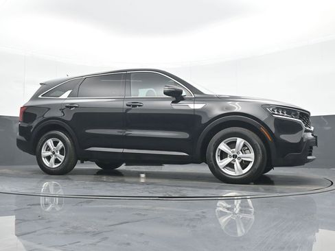 Used 2023 Kia Sorento LX image 22