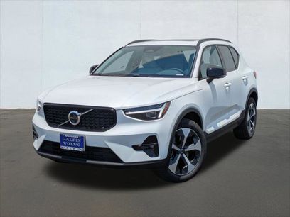 New 2026 Volvo XC40 B5 Plus w/ Protection Package Premier