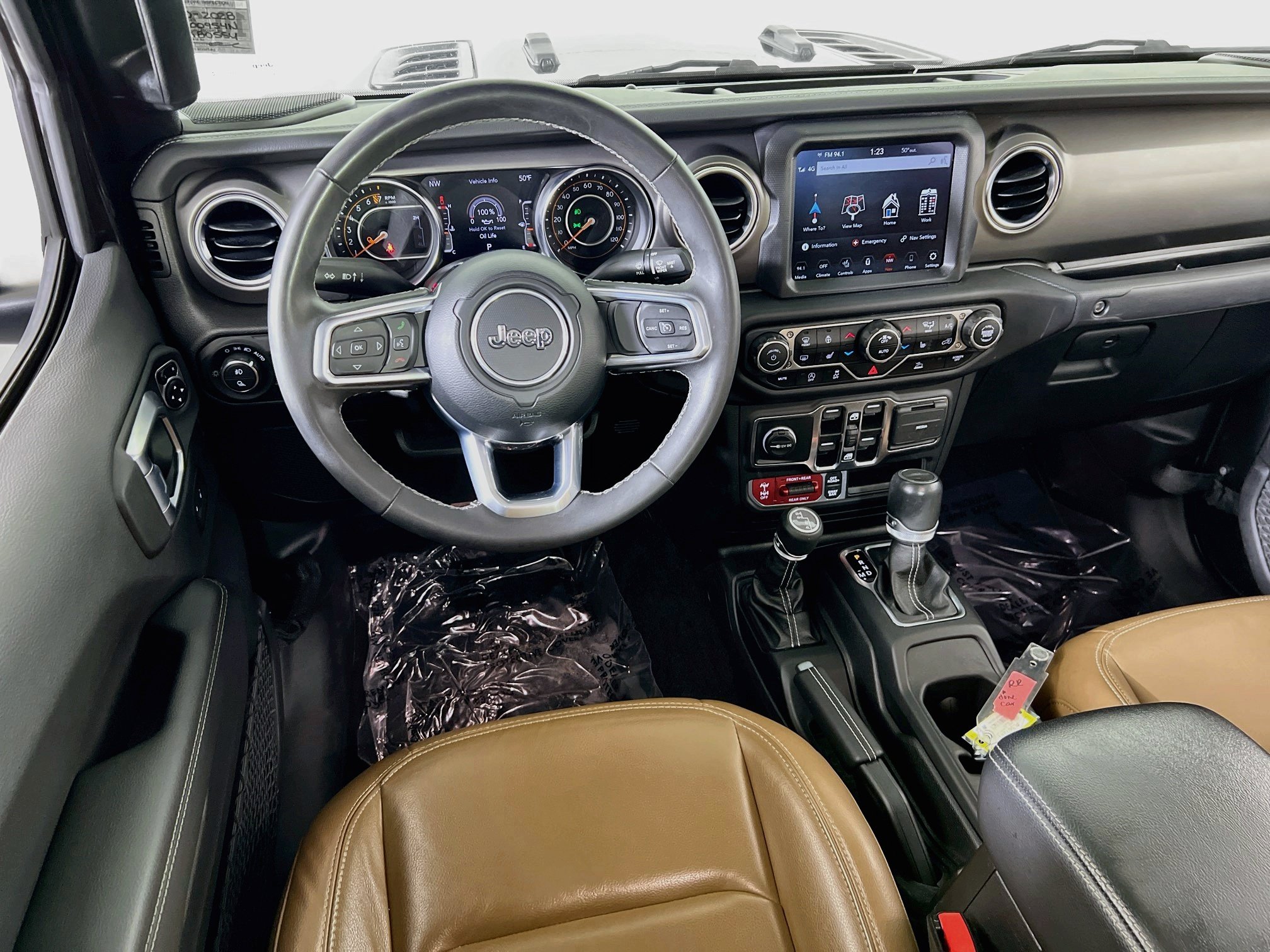 Used 2023 Jeep Gladiator Rubicon w/ LED Lighting Group AWD/4WD image 22
