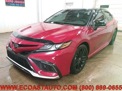 Used 2023 Toyota Camry XSE image 4