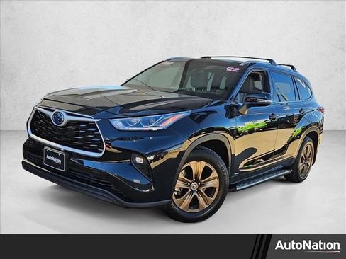 Used 2022 Toyota Highlander Bronze Edition image 1