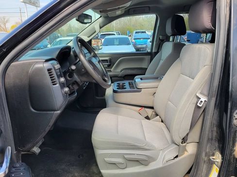 Used 2018 Chevrolet Silverado 1500 Custom w/ Custom Convenience Package AWD/4WD image 2