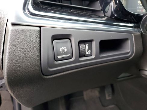 Used 2023 Cadillac XT6 Premium Luxury image 10