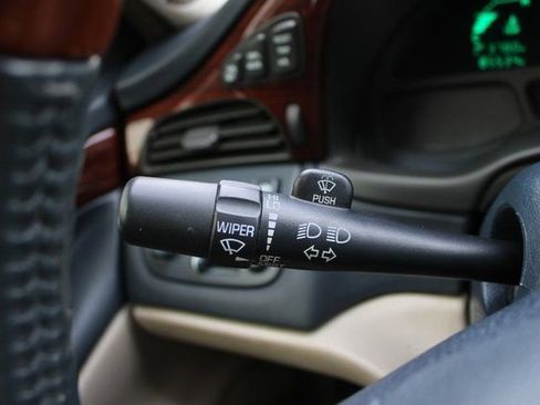 Used 2005 Cadillac De Ville w/ Limited Edition Package image 17