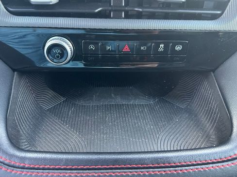 Used 2025 Ford Explorer ST-Line image 33