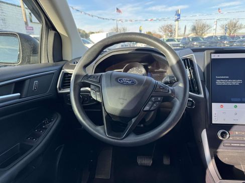 Used 2022 Ford Edge SE image 13