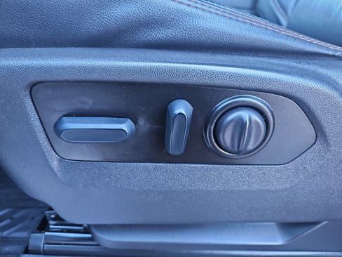 Used 2022 GMC Sierra 2500 AT4 image 12