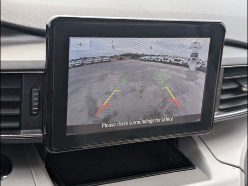 Used 2024 Ford Explorer XLT w/ Equipment Group 202A image 8