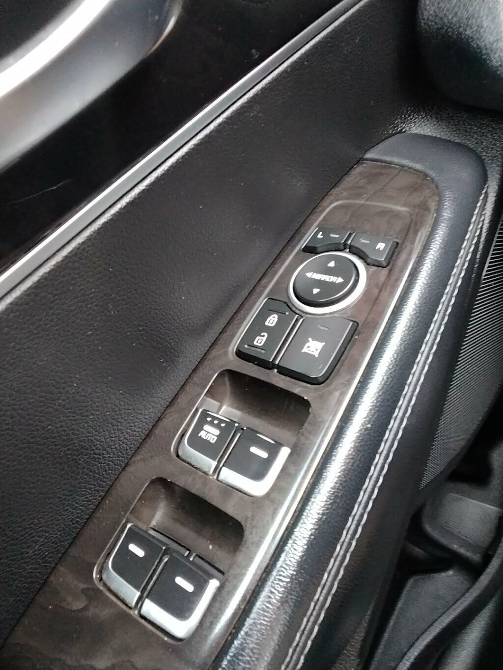 Used 2017 Kia Sorento FWD image 22