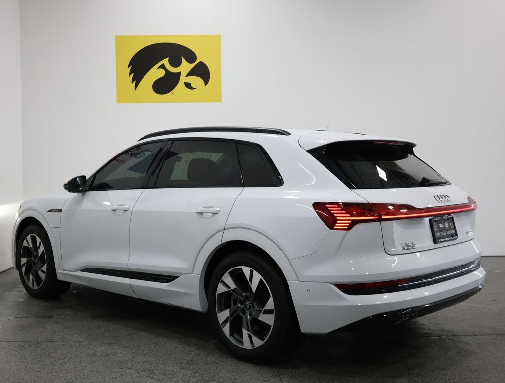Used 2021 Audi e-tron Premium w/ Convenience Plus Package AWD/4WD image 9