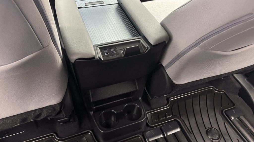 Certified 2026 Toyota Sienna LE FWD image 34
