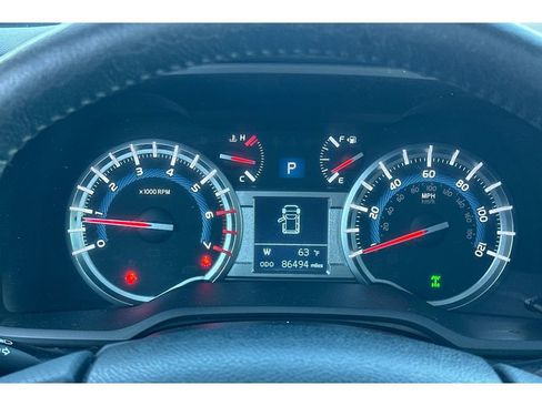 Used 2018 Toyota 4Runner SR5 Premium image 28