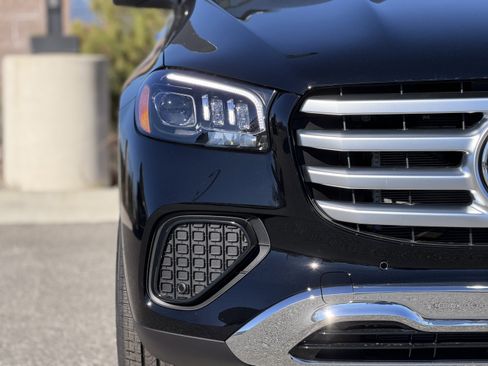 New 2026 Mercedes-Benz GLS 450 4MATIC image 7