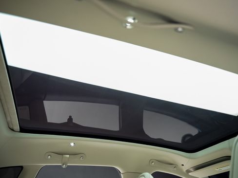 Used 2023 Aston Martin DBX image 69