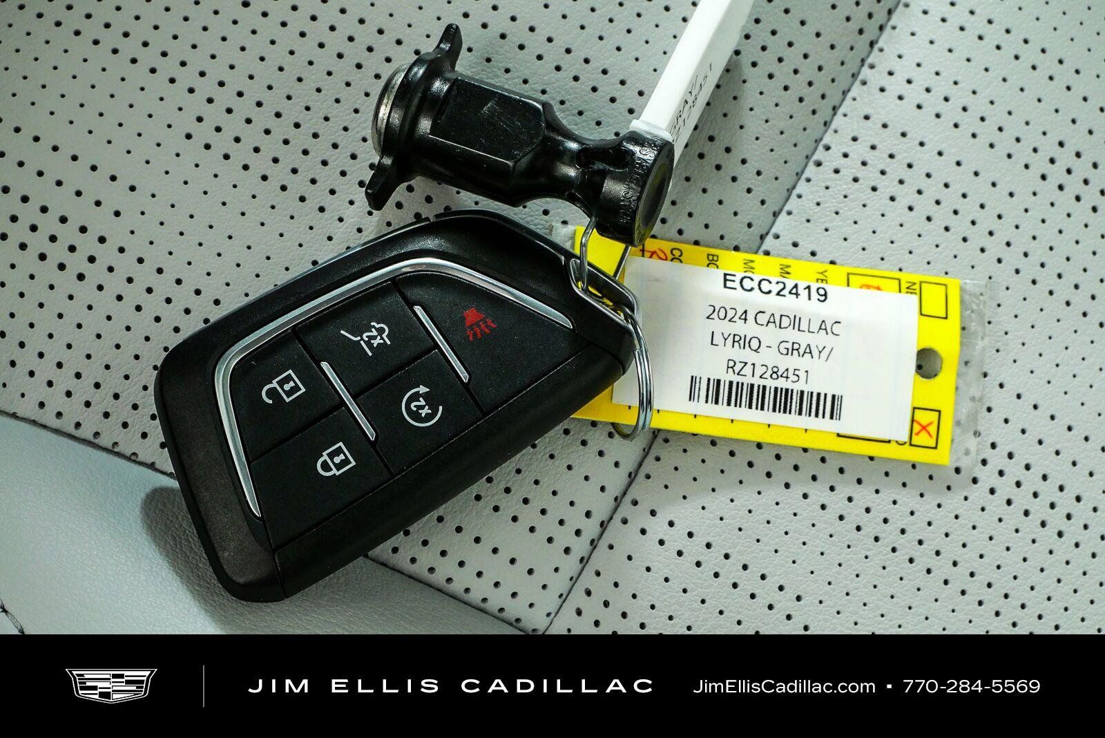 Used 2024 Cadillac Lyriq Sport AWD/4WD image 40