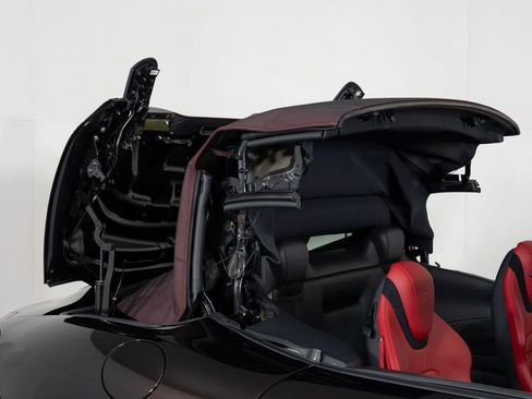 Used 2024 Ferrari Roma Spider image 23