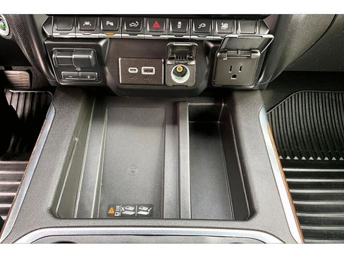Used 2022 Chevrolet Silverado 1500 High Country AWD/4WD image 27