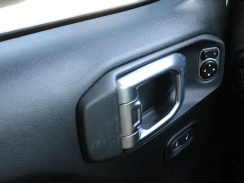 Used 2020 Jeep Wrangler Sport image 21