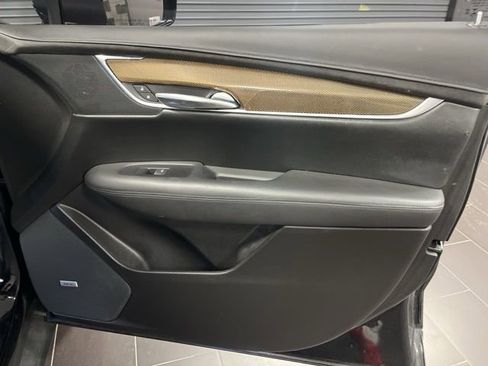Used 2018 Cadillac XT5 Platinum image 11