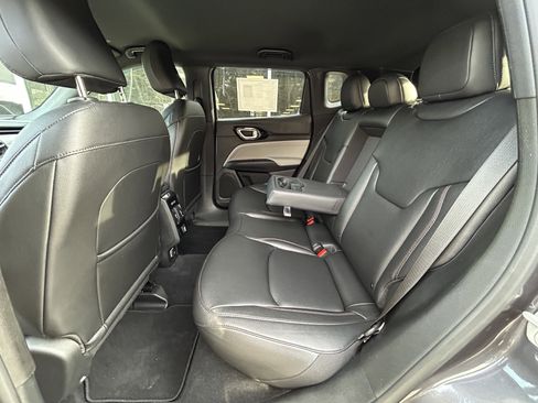 Certified 2024 Jeep Compass Limited image 36