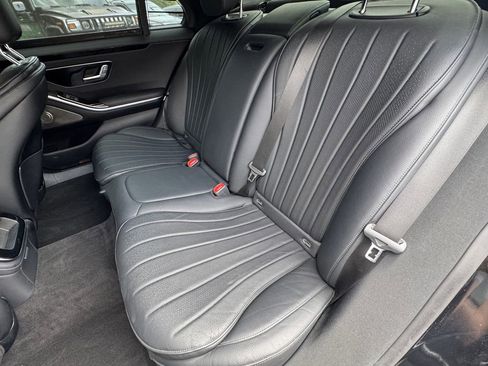Used 2022 Mercedes-Benz S 500 4MATIC w/ AMG Line Package image 28