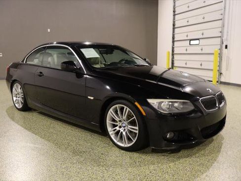 Used 2011 BMW 335i Convertible image 1