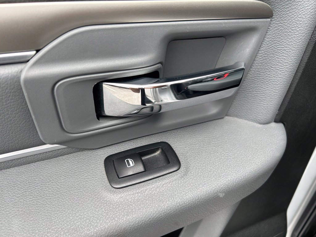Used 2018 RAM 2500 SLT AWD/4WD image 28